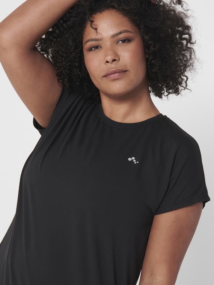 ONLY Play Aubree Loose Curvy Tee