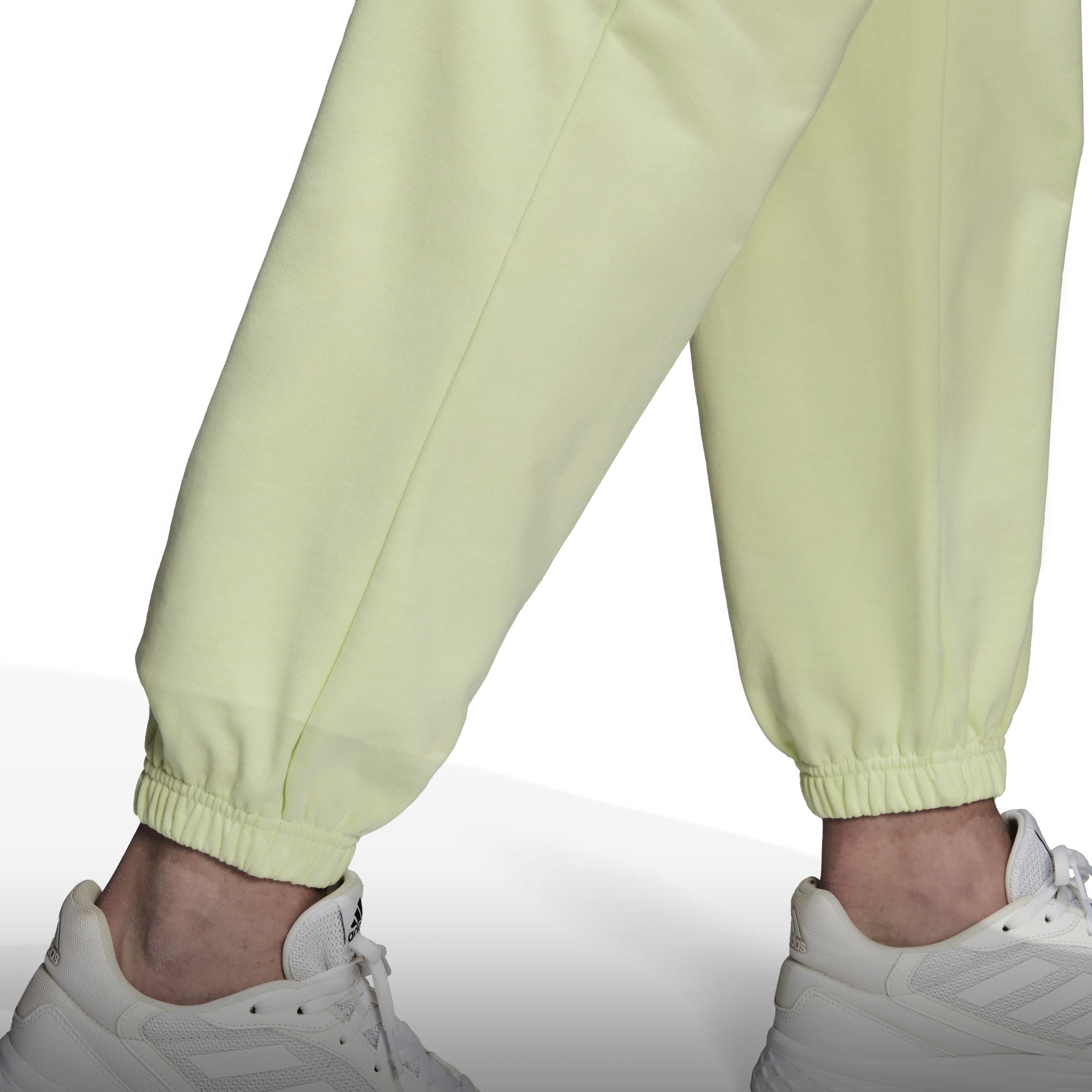 adidas Essentials Feelvivid Pants