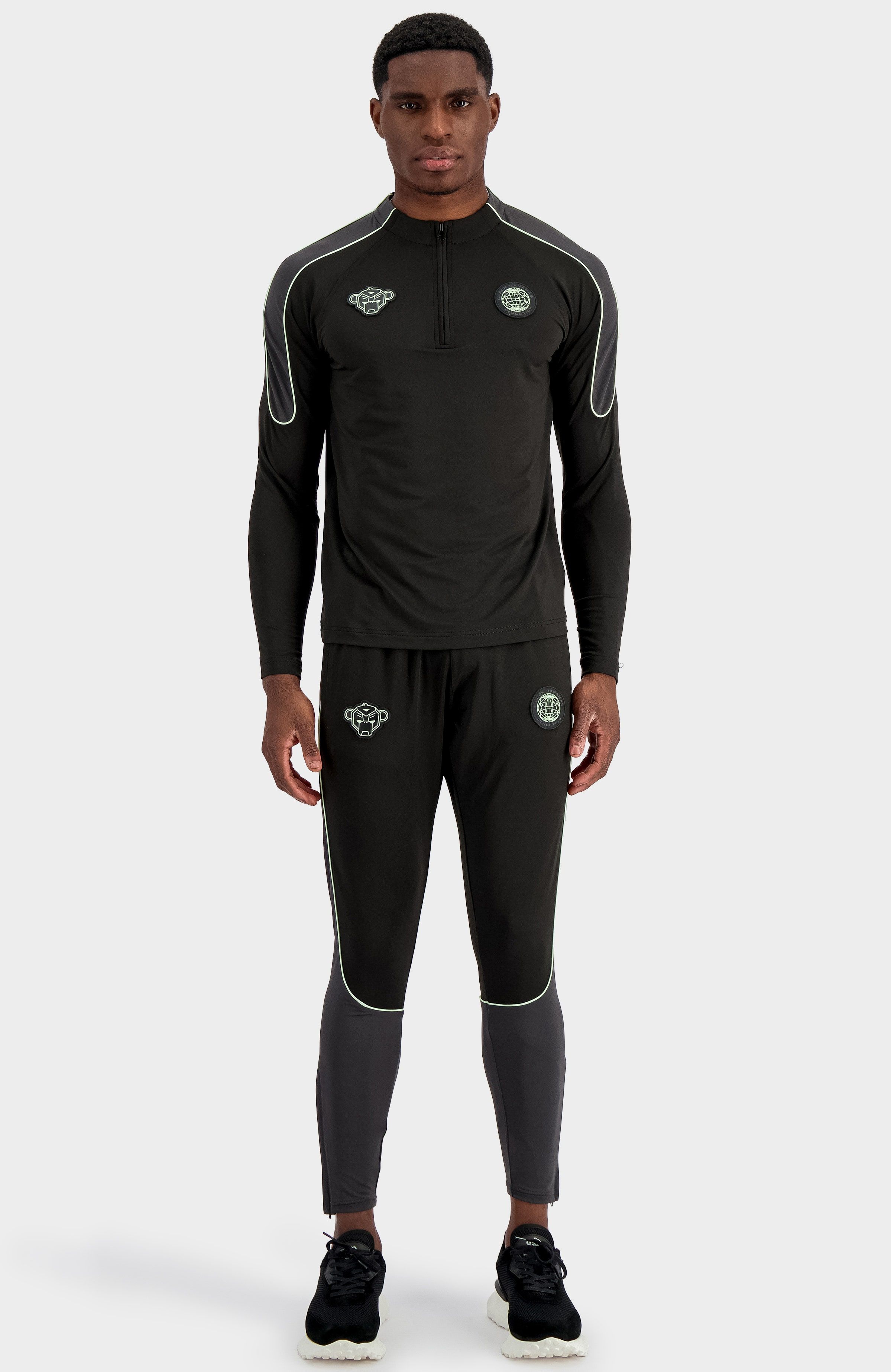 Black Bananas Motion Tracktop