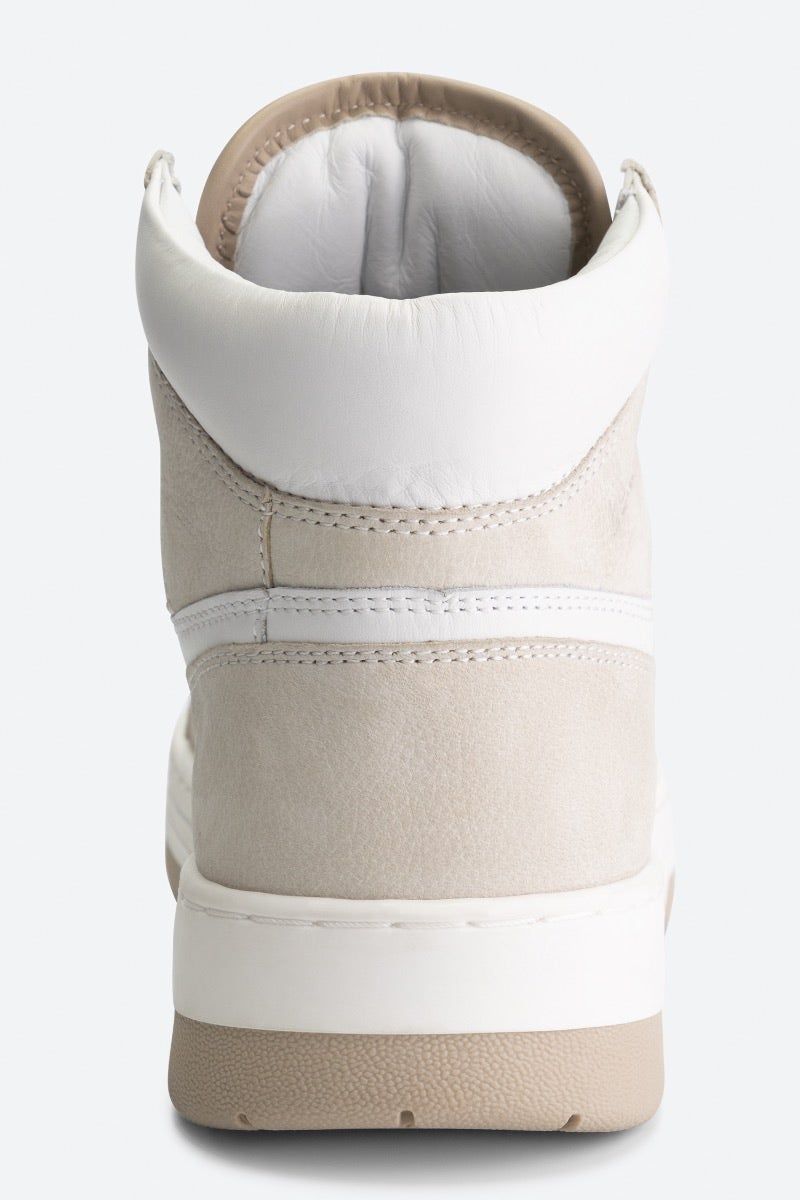 be:at: Kobe Sneaker