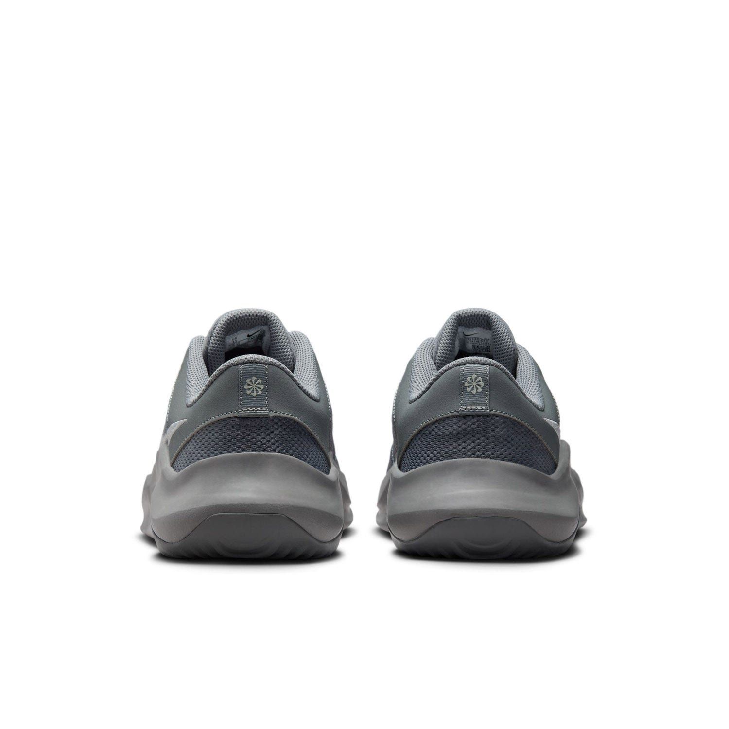 Nike Legend Essential 3