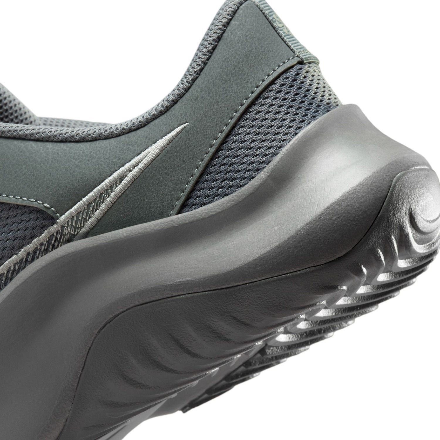 Nike Legend Essential 3