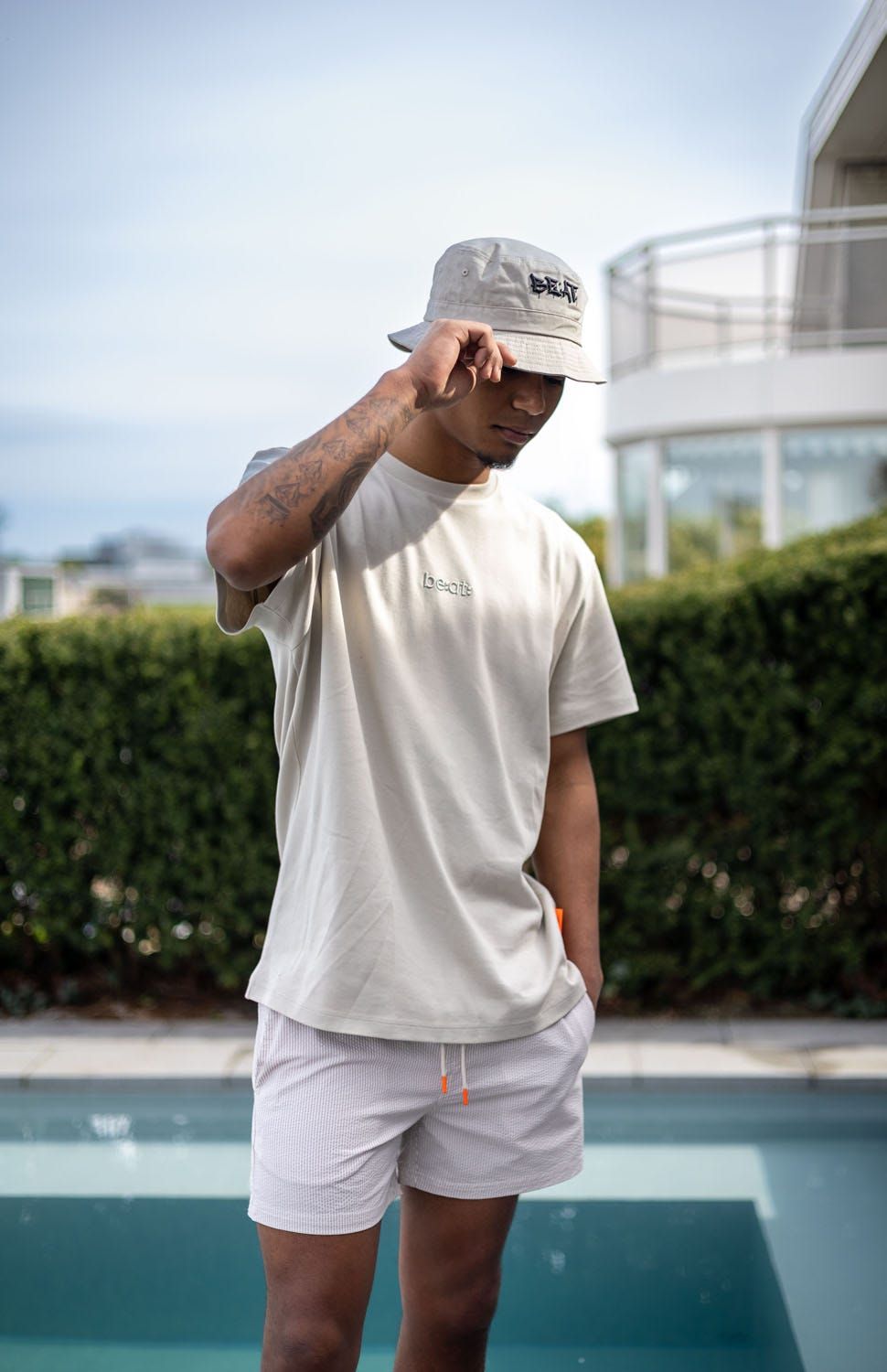 be:at Aden Buckethat