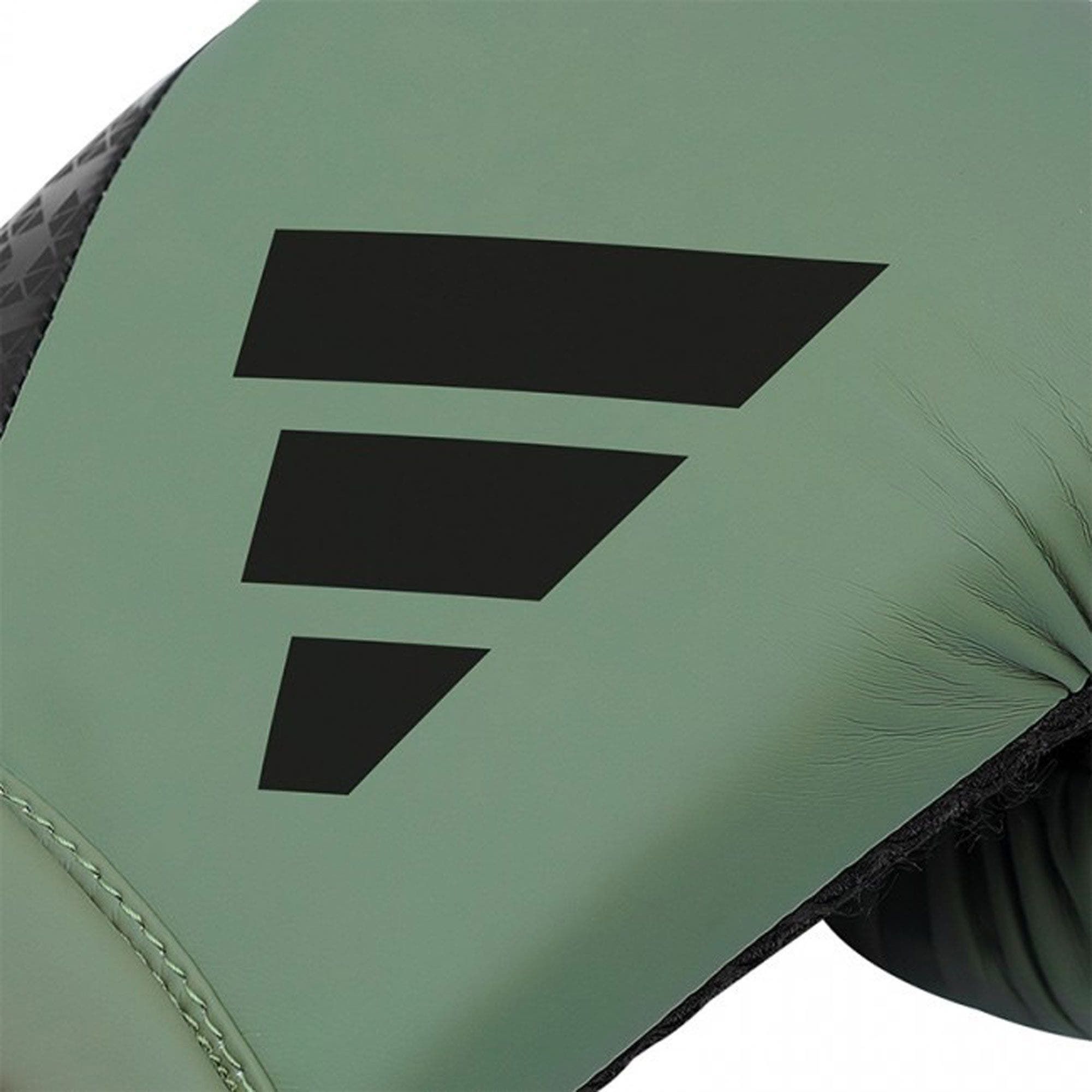 adidas Combat 50