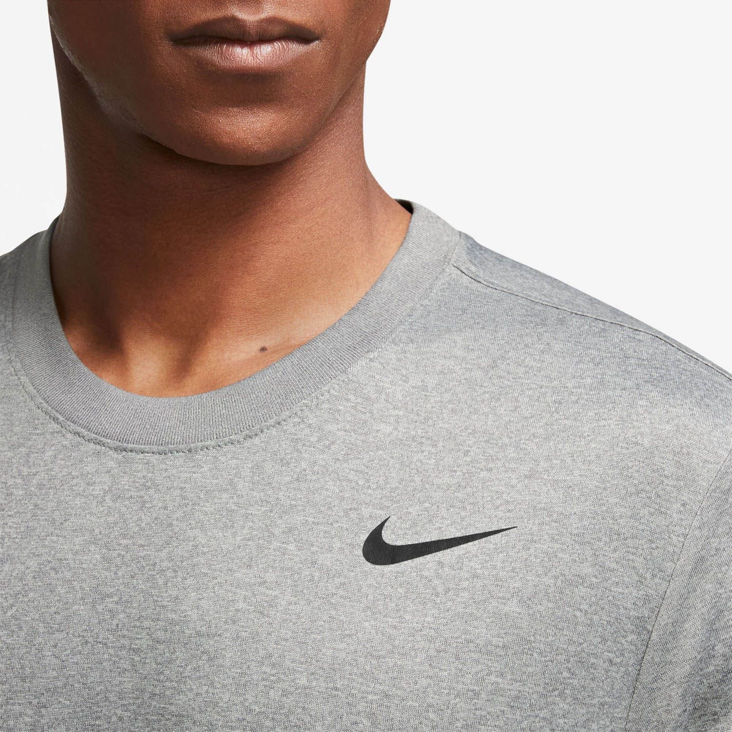 Nike Dri-FIT Legend Fitness T-shirt