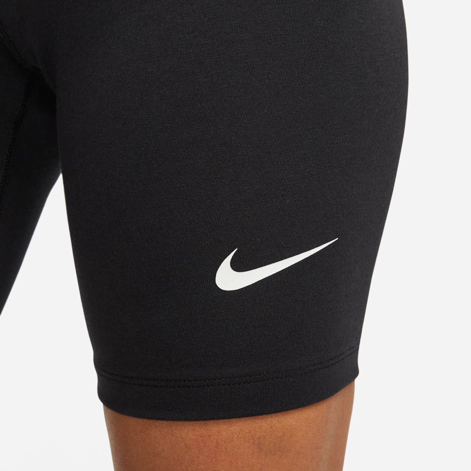 Nike Sportswear Classics