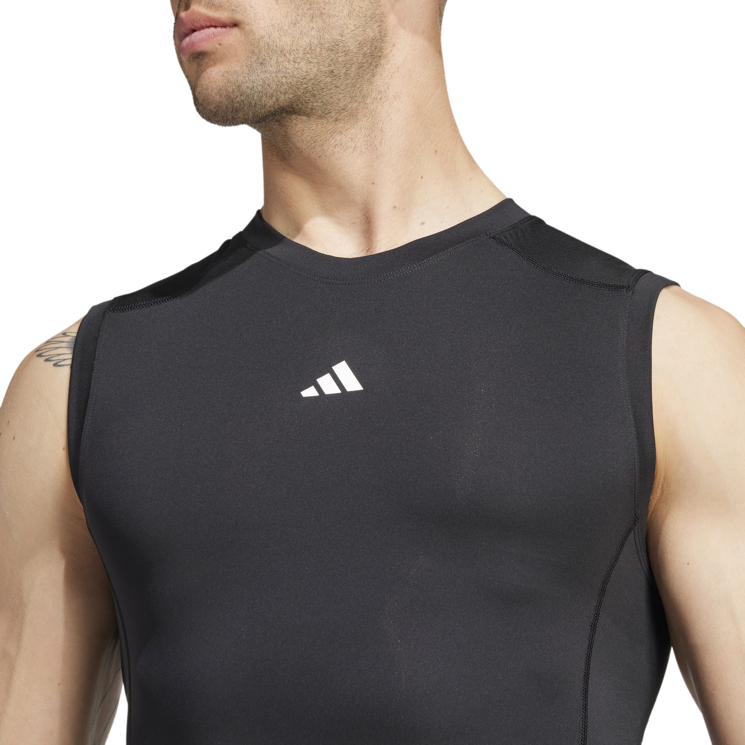 adidas TECHFIT Compression Training Mouwloos Shirt