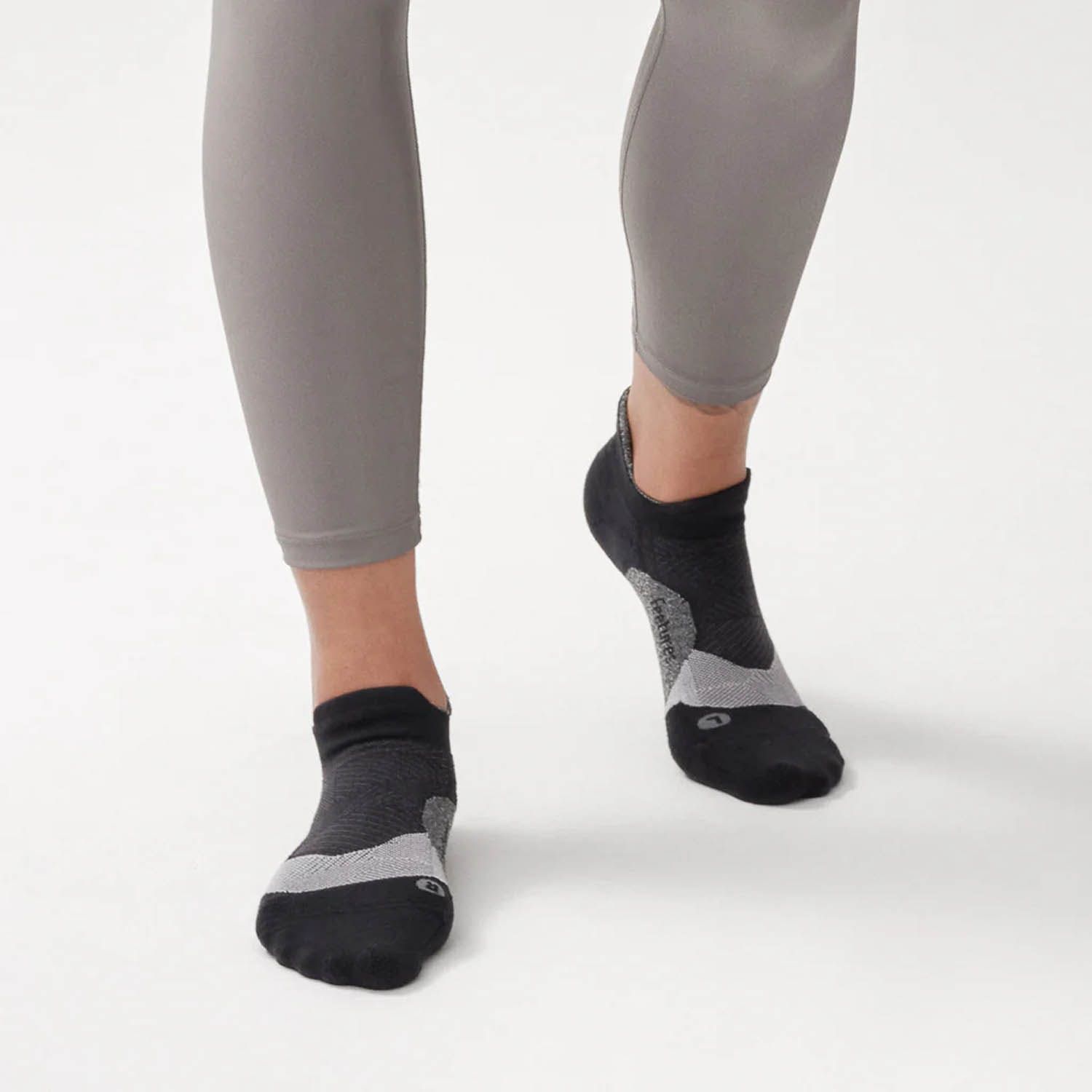 Feetures Elite Light Cushion No Show Tab