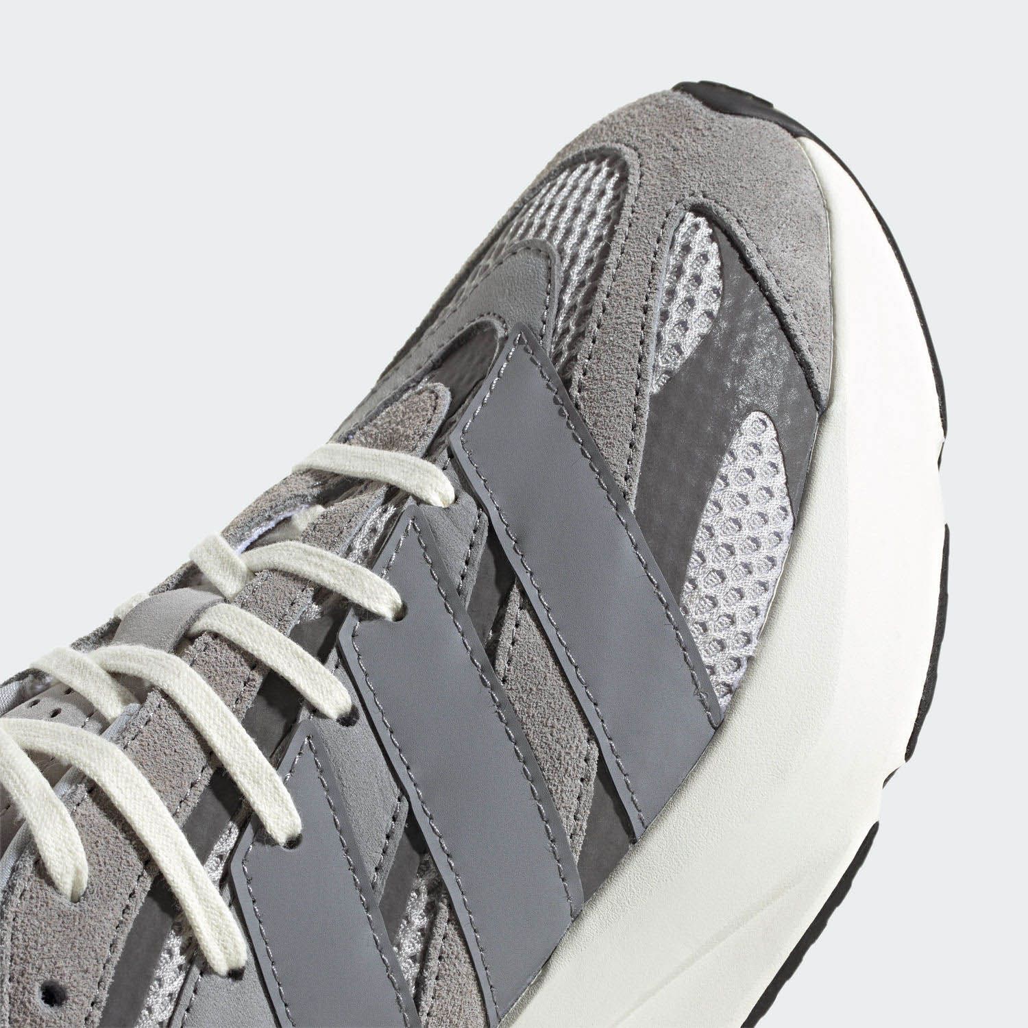 adidas Lightblaze
