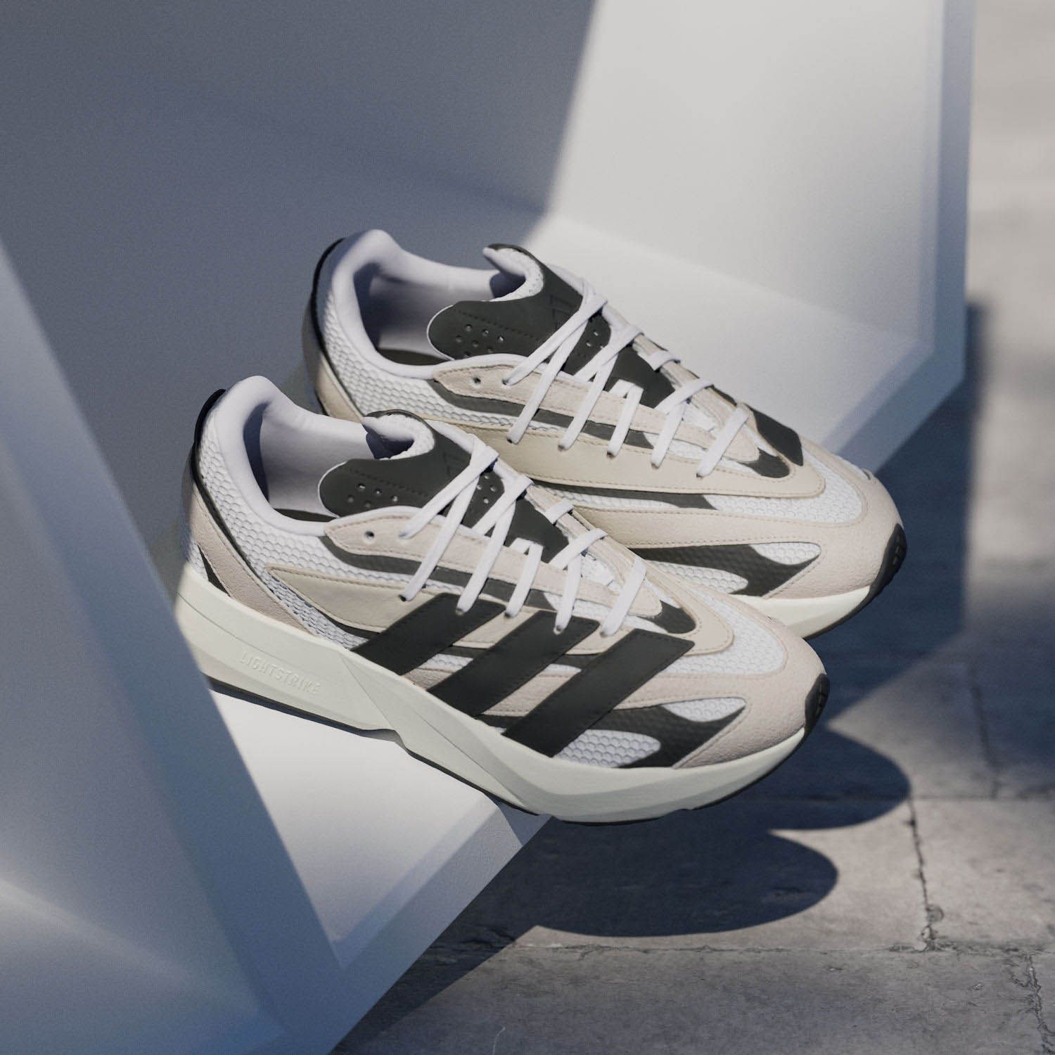 adidas Lightblaze