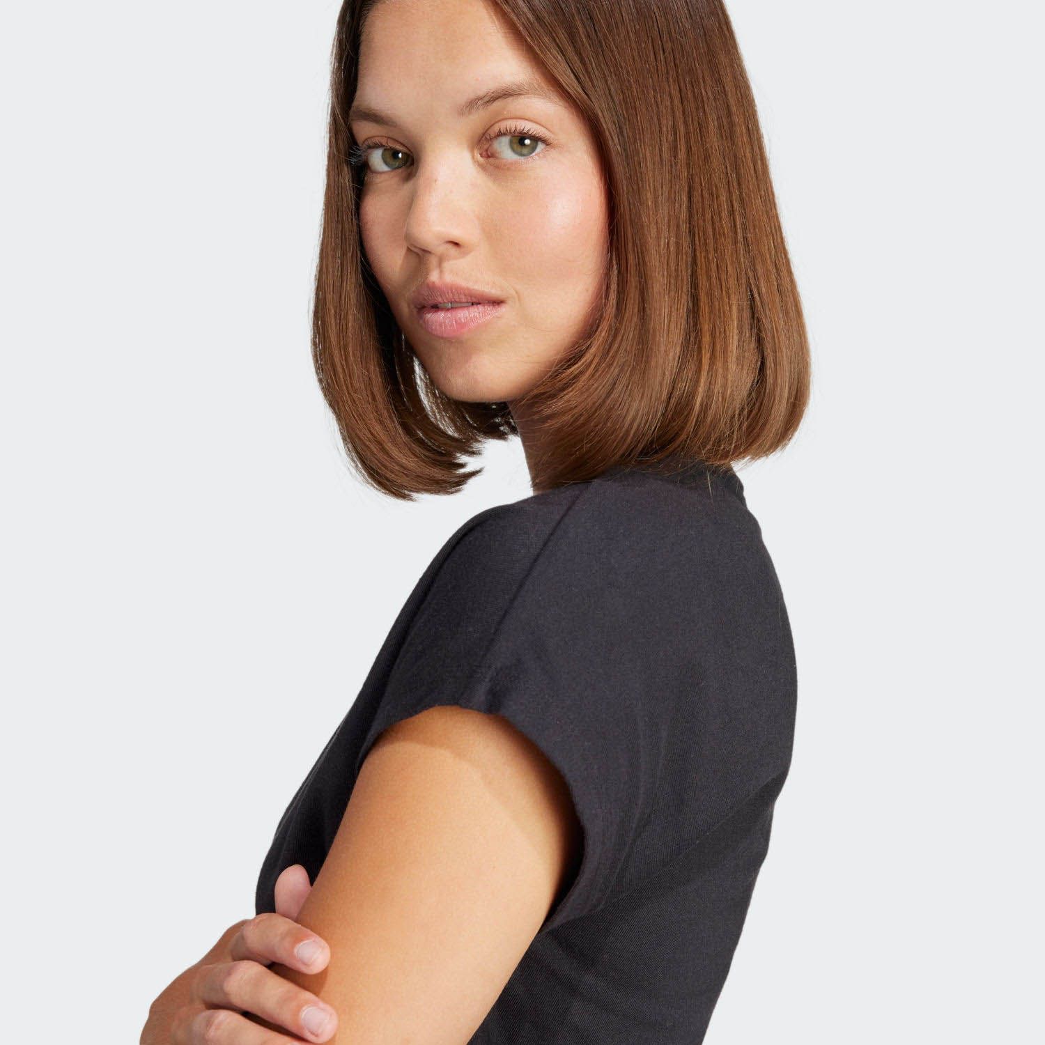 adidas  Essentials Linear Cotton T-shirt