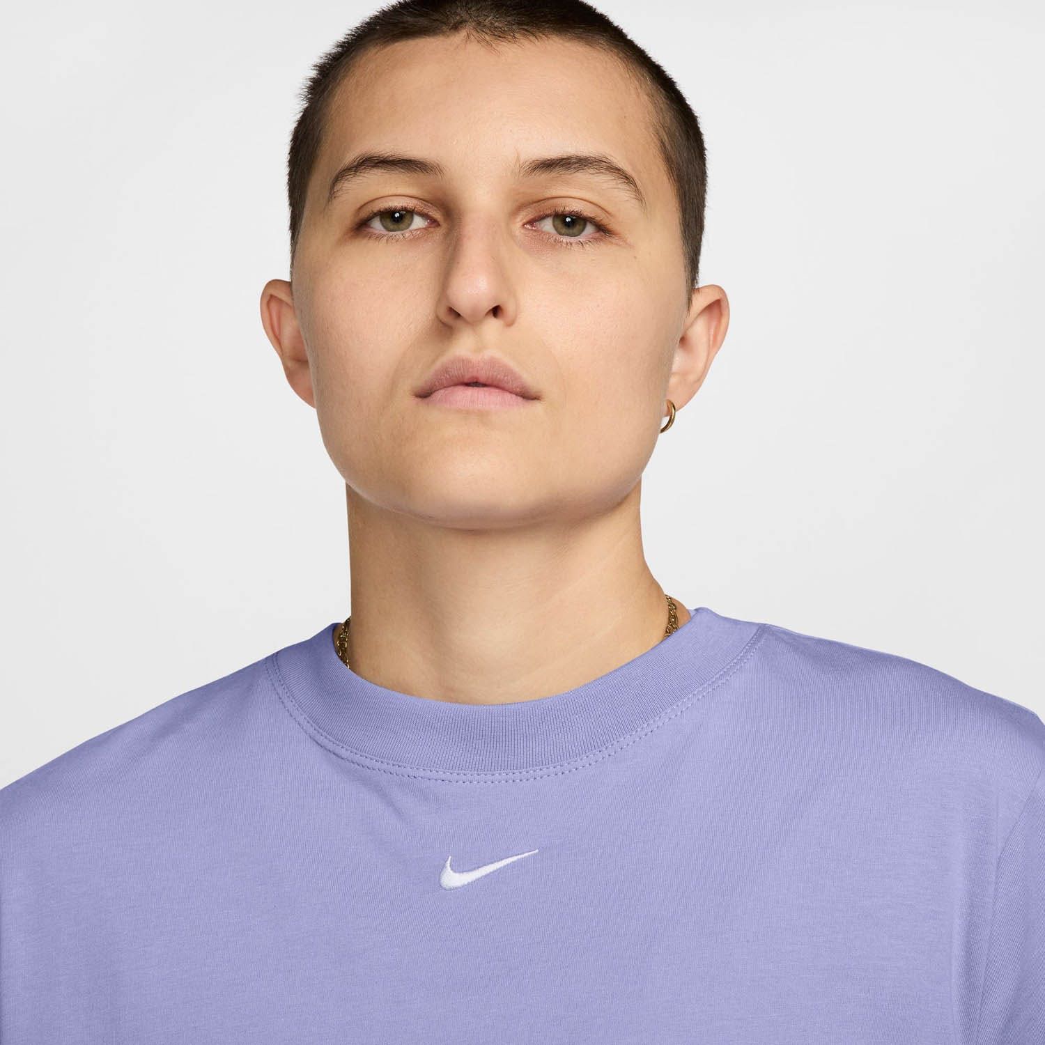Nike Sportswear Essentials Tee