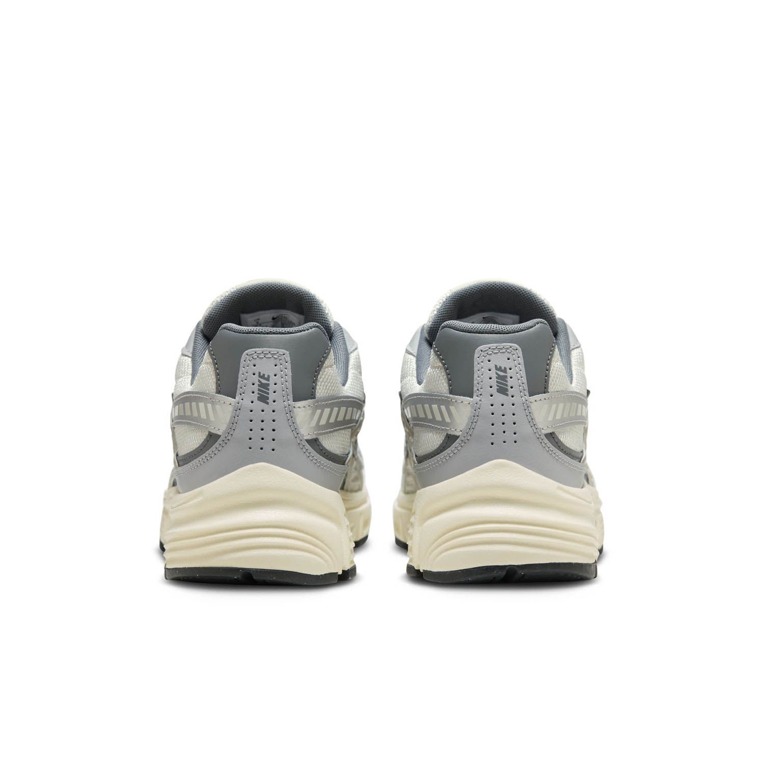 Nike Initiator