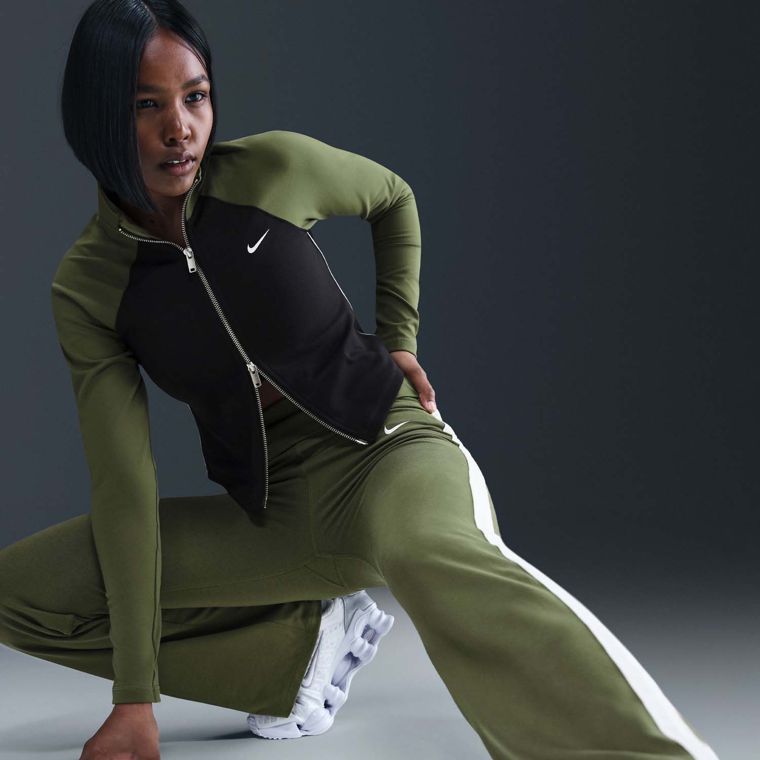 Nike High-Waisted Trousers