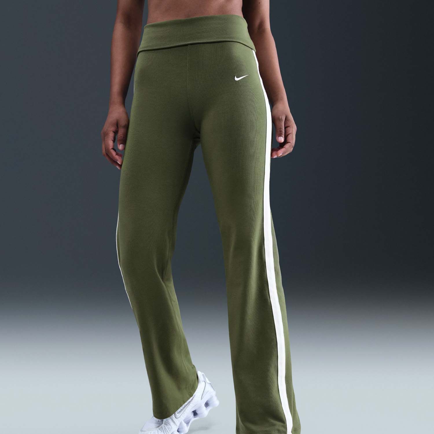 Nike High-Waisted Trousers