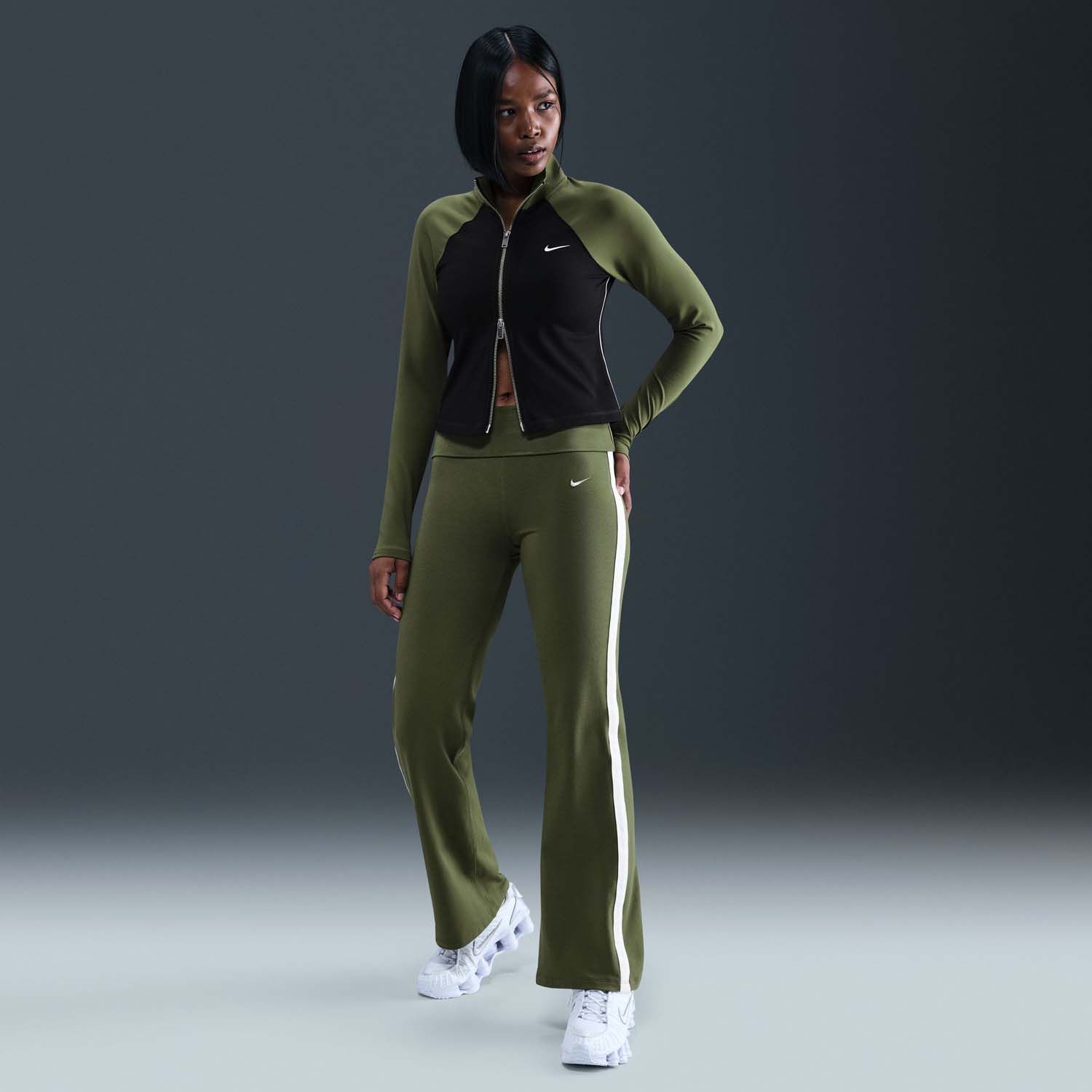 Nike High-Waisted Trousers