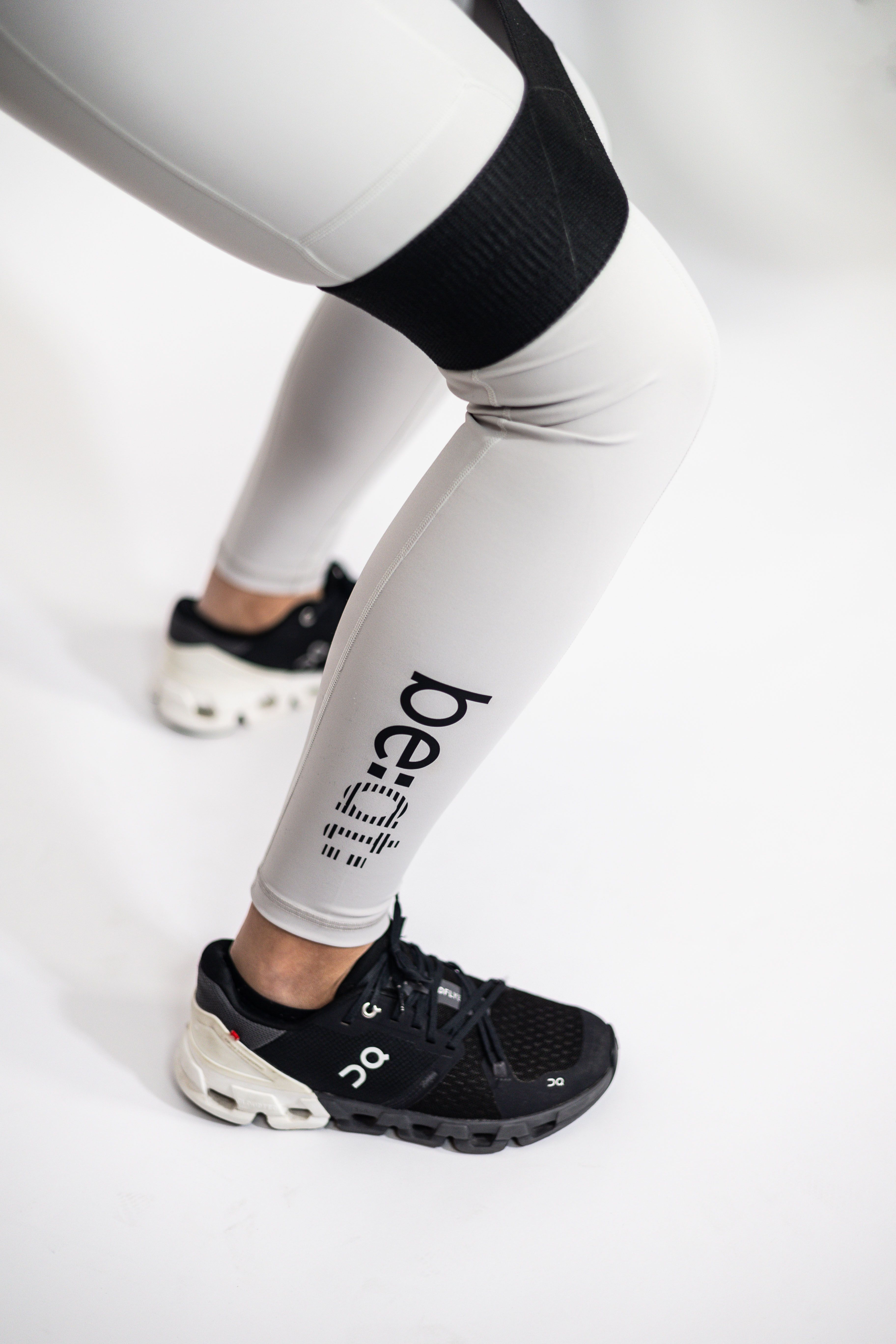 be:at: Corina Tight