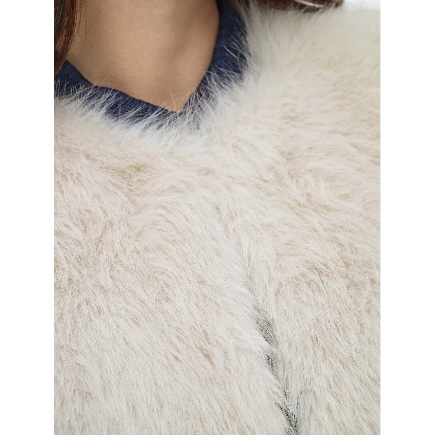 Jacqueline De Yong Ora Faux Fur Waistcoat 