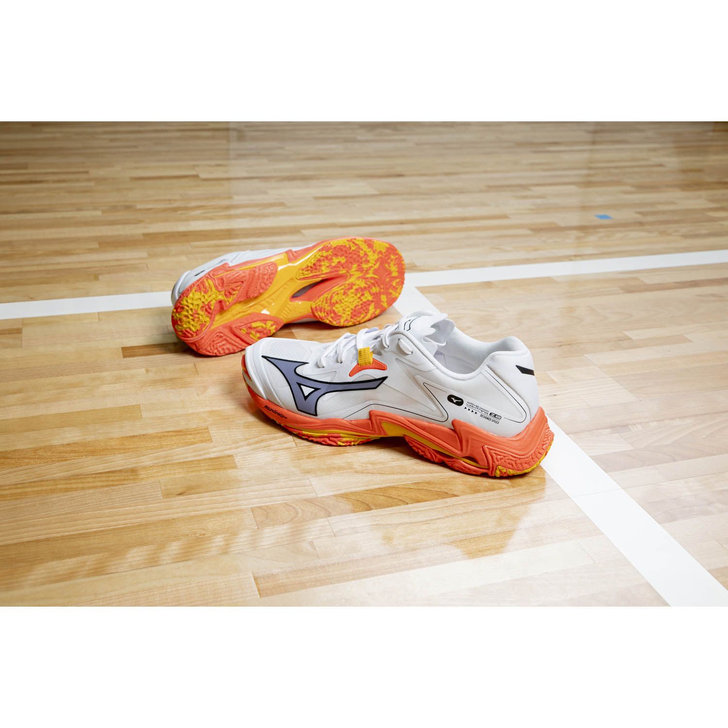 Mizuno Wave Lightning Z8