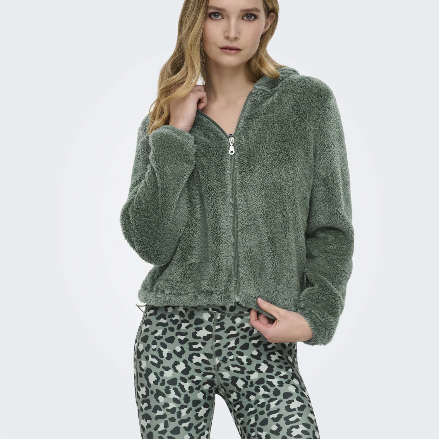 ONLY Play Fluffy Long Sleeve Sweatshirt