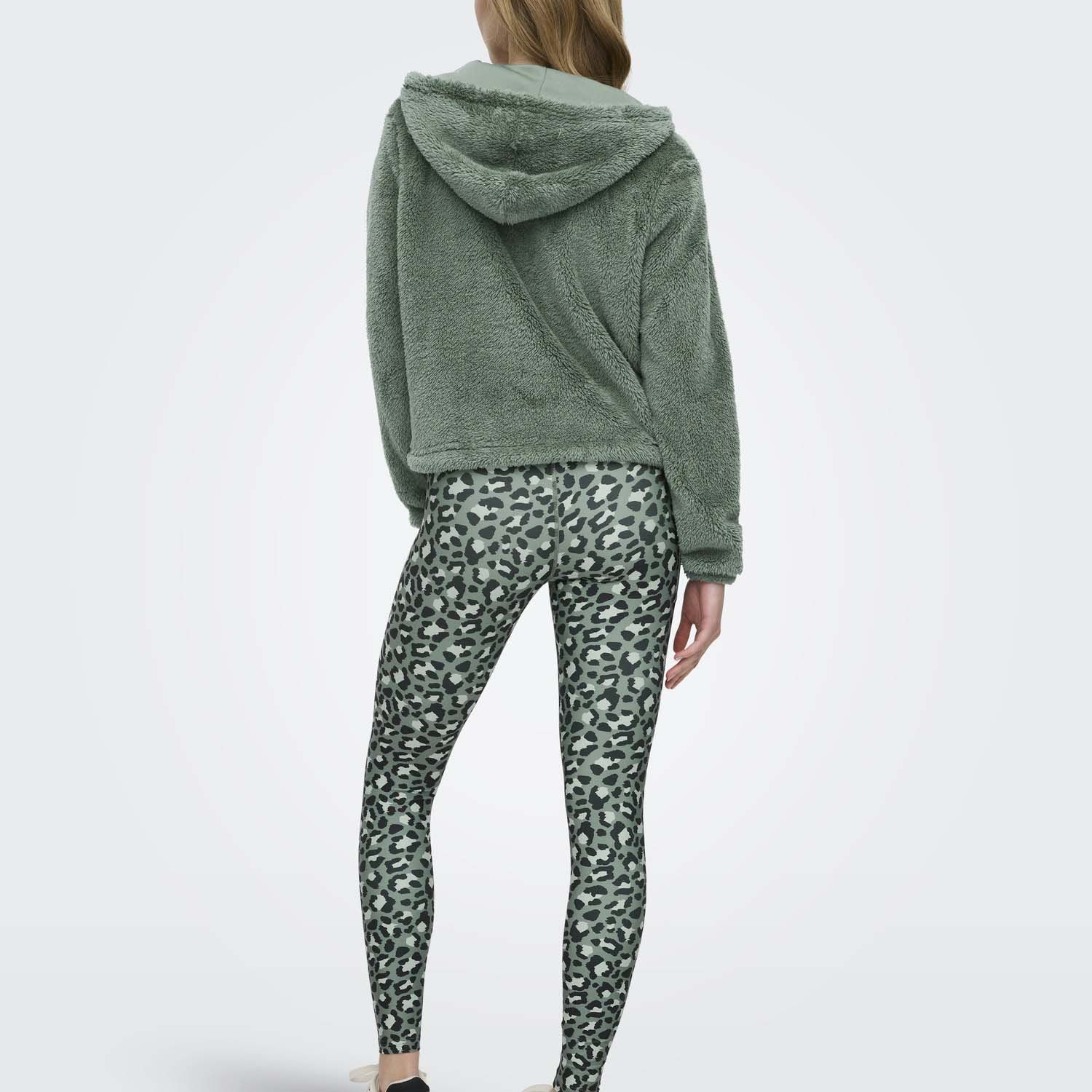 ONLY Play Fluffy Long Sleeve Sweatshirt