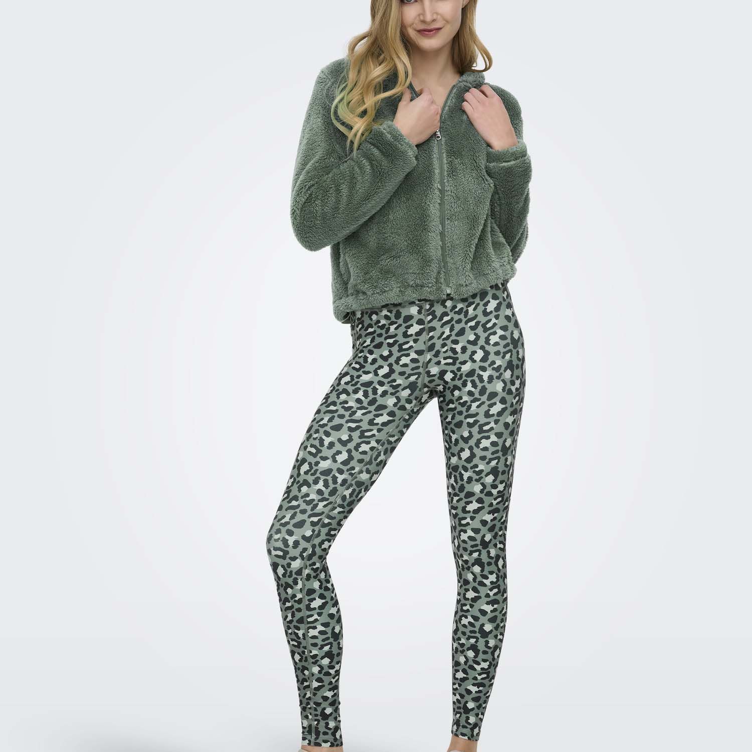 ONLY Play Fluffy Long Sleeve Sweatshirt