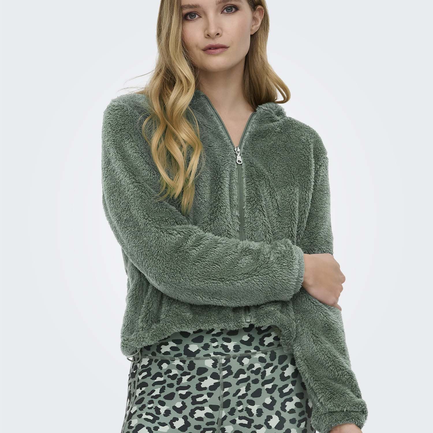 ONLY Play Fluffy Long Sleeve Sweatshirt