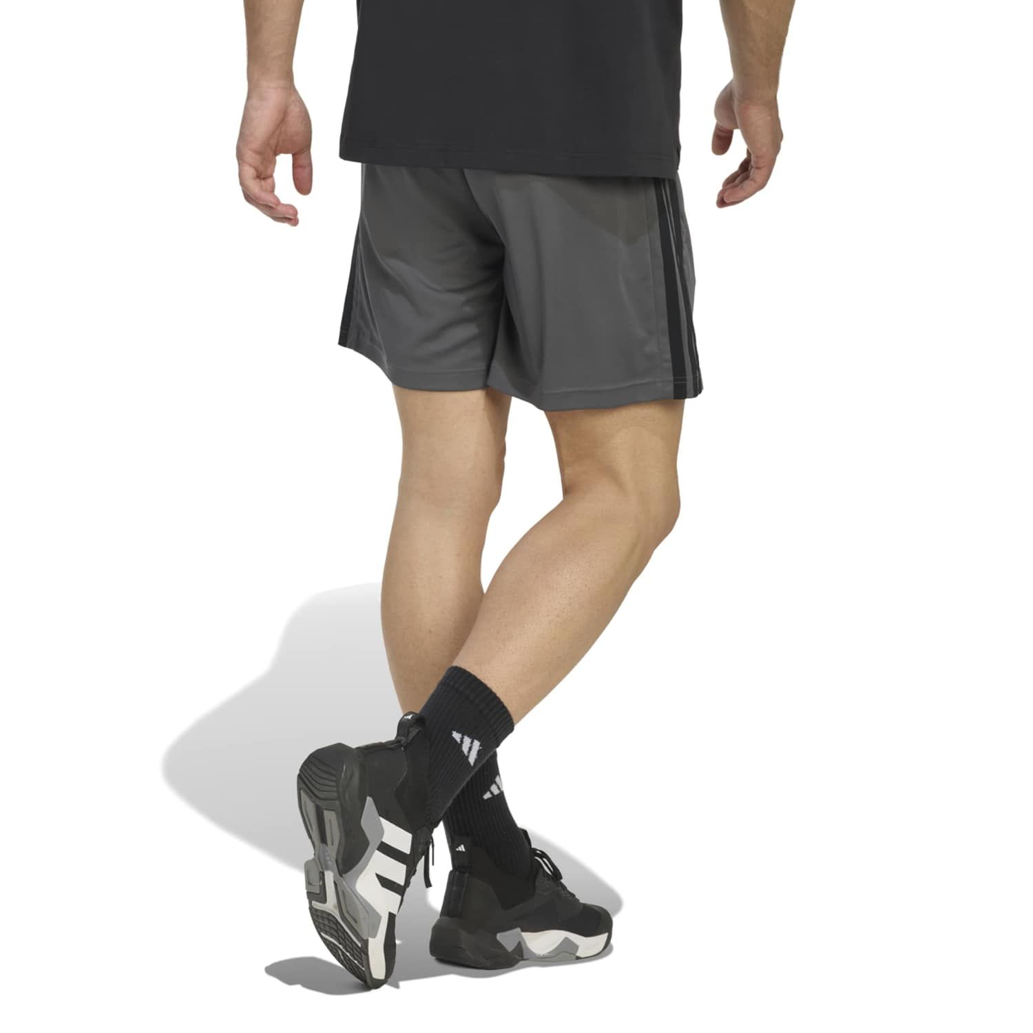 adidas Workout Essential Short 7 Inch