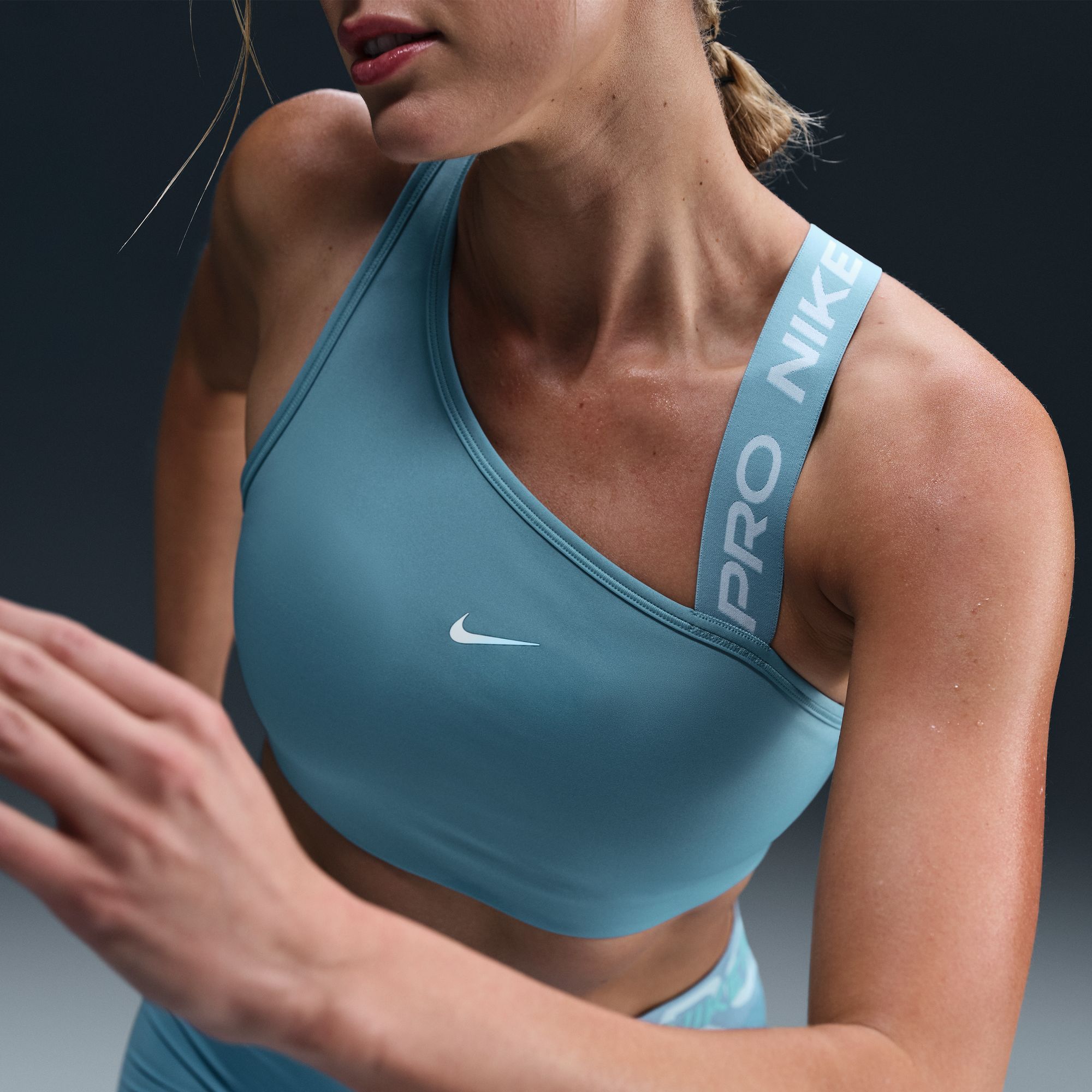 Nike Pro Swoosh Asymmetrical
