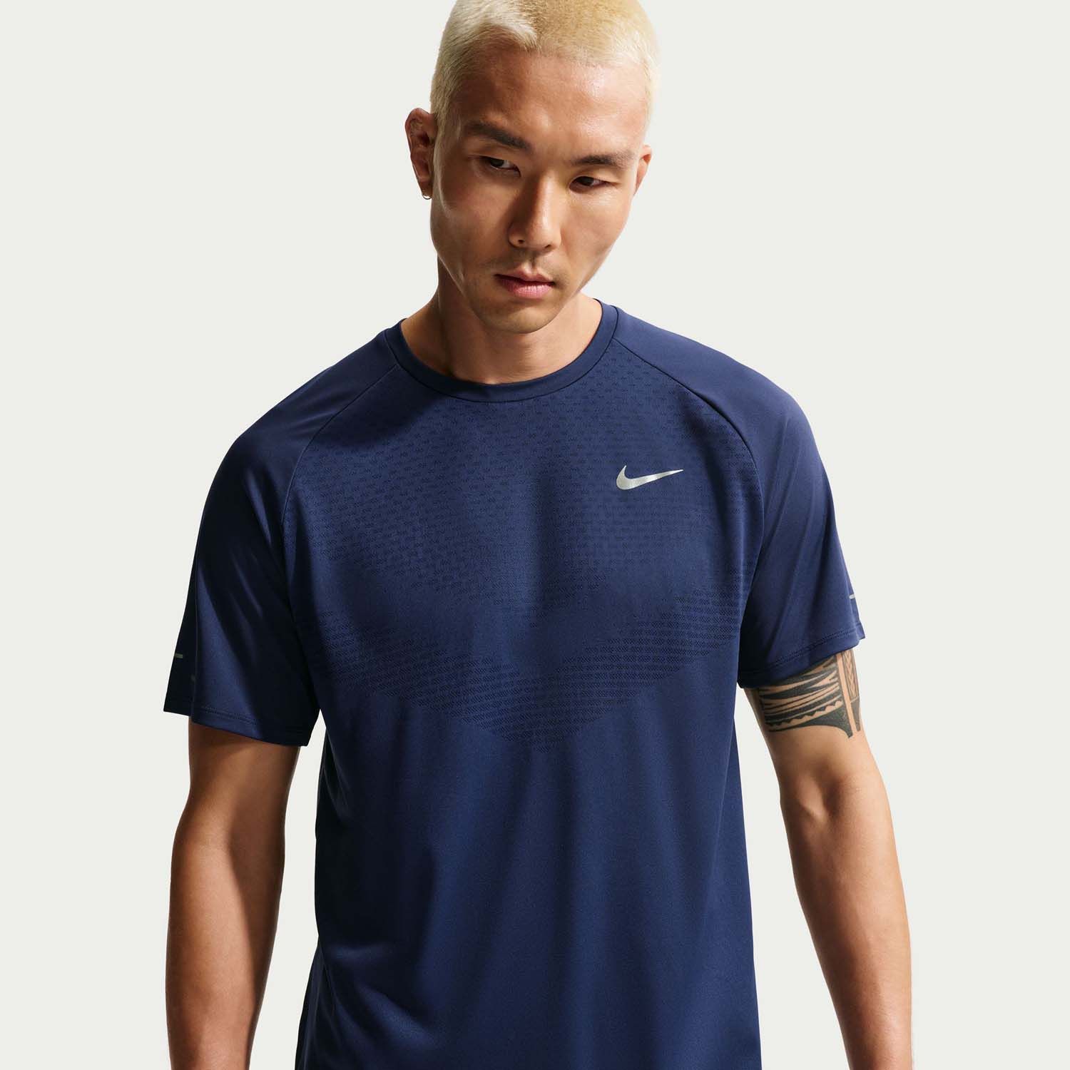 Nike Stride Short Sleeve Shirt