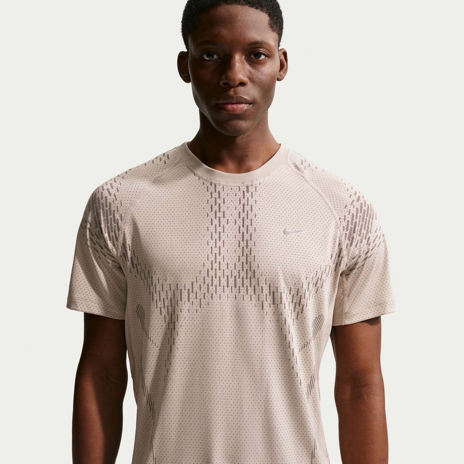 Nike Stride Short Sleeve Shirt
