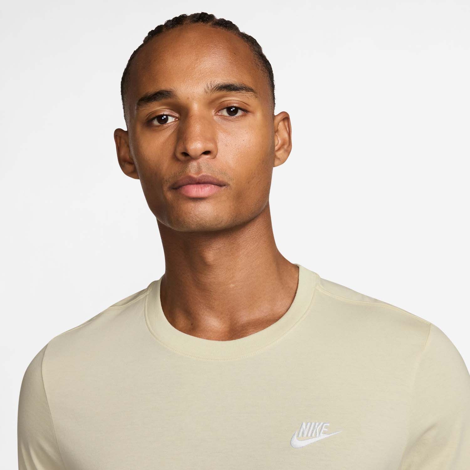 Nike Sportswear Club T-Shirt