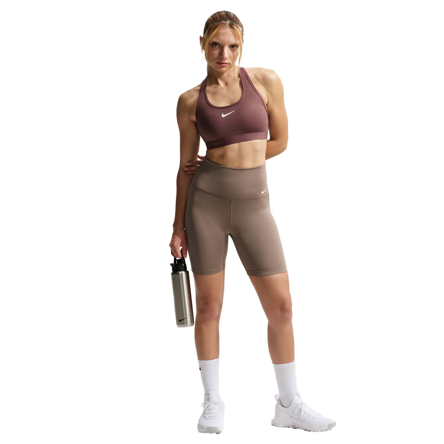 Nike Swoosh Medium Support