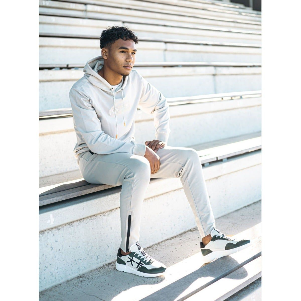 be:at: Denis Hoodie 
