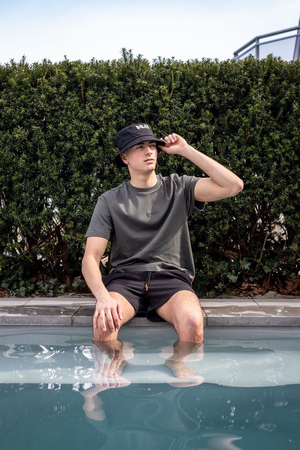 be:at: Aden Buckethat