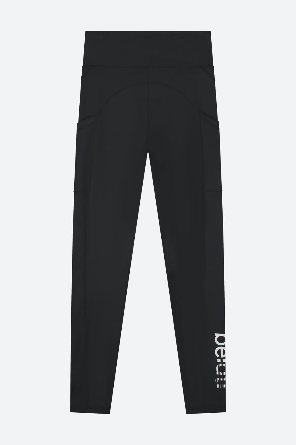 be:at: Corina Tight