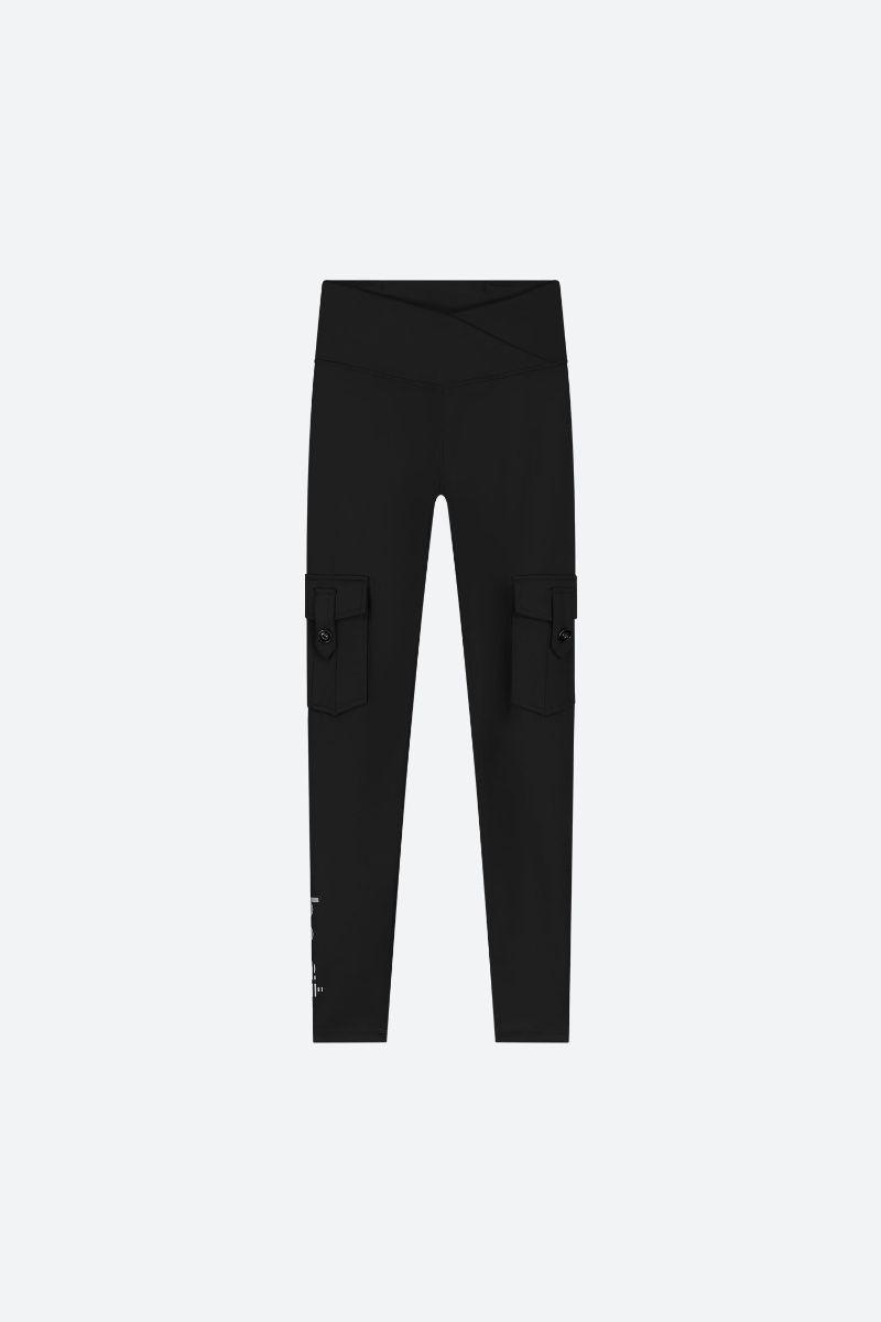 be:at Celia Tight