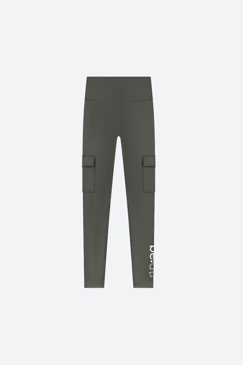 be:at Celia Tight