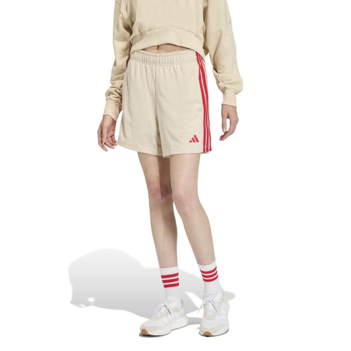 Korte broek aan om geld op te halen voor KiKa